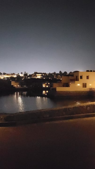 Strand Saadiyat Rotana Resort &  Villas