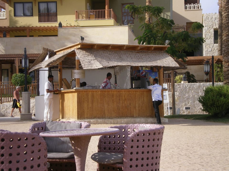Beach-Bar in einem 5* Hotel - trauriger Anblick Makadi Spa - Adults only