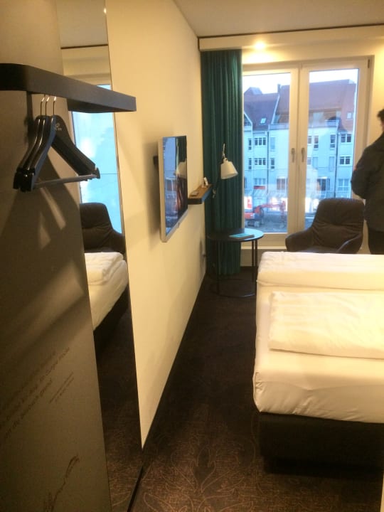 Zimmer Motel One Freiburg