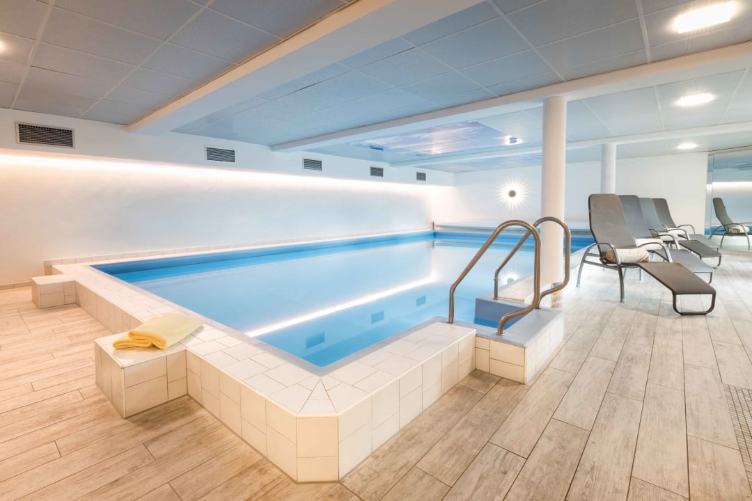 Pool Alpenhotel DAS KÜREN