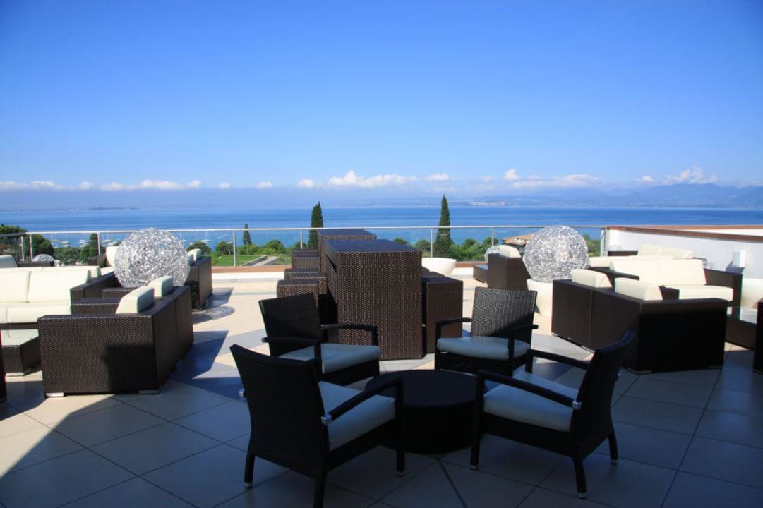 Bar mit Seeblick Parc Hotel Germano Suites