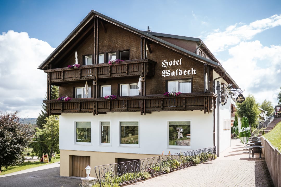 Außenansicht Hotel Waldeck