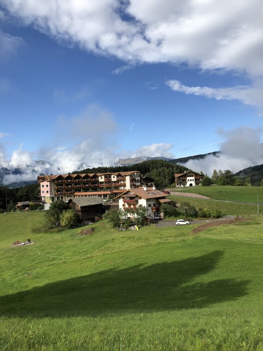 Außenansicht Hotel Chalet Tianes