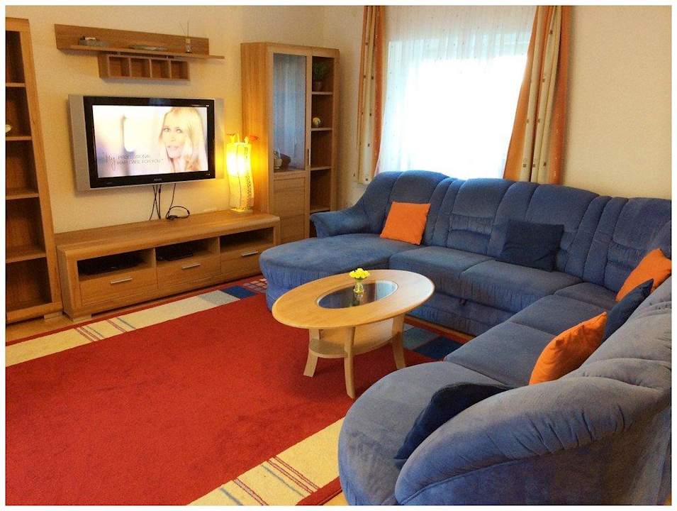 Wohnzimmer - TV Apartment Comfort-Size Linz