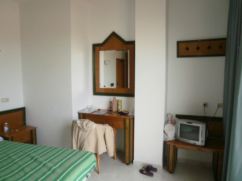 Das restliche Mobiliar im Zimmer Hotel Mariant Park