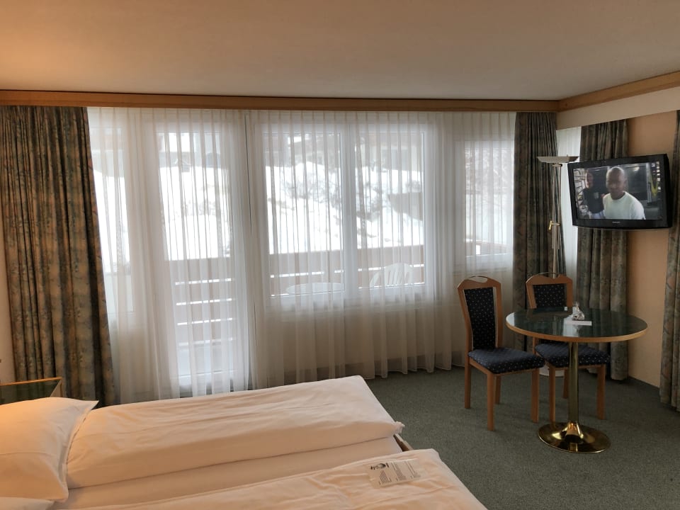 Zimmer Saaserhof Apartments