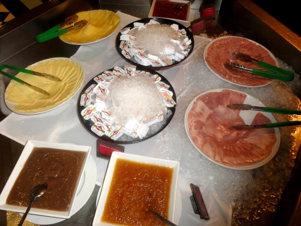 Impressionen vom Frühstücksbüffet La Creole Beach Hotel & Spa