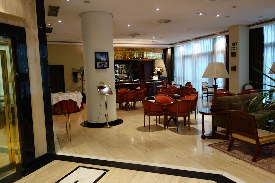 Lobby mit Bar Gran Hotel Santiago