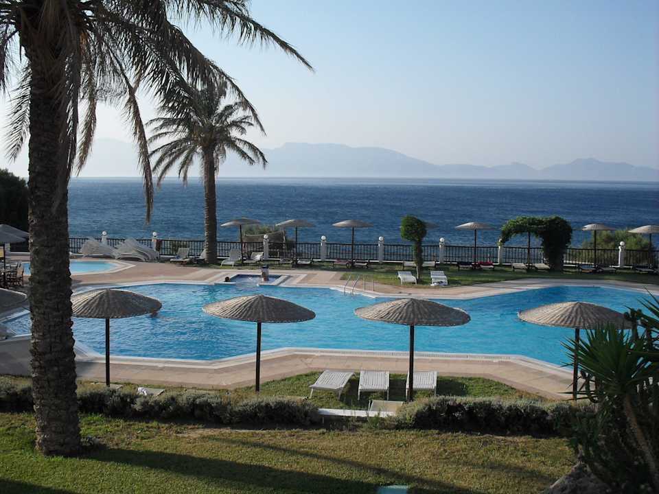 Ein herrlicher Ausblick vom Zimmer Dimitra Beach Hotel & Suites