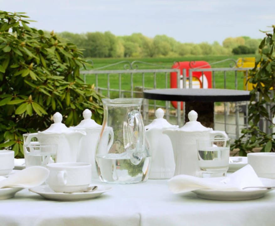Ausblick Elbhotel am Hafen