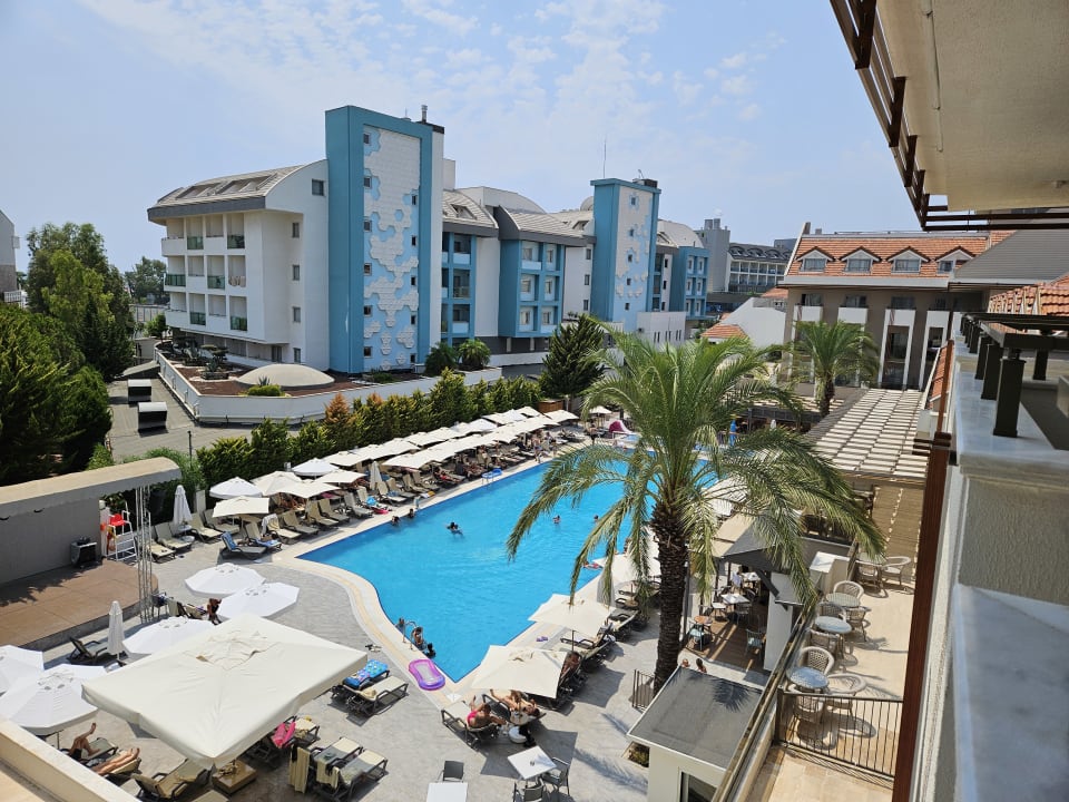 Pool Side Story Resort & Spa