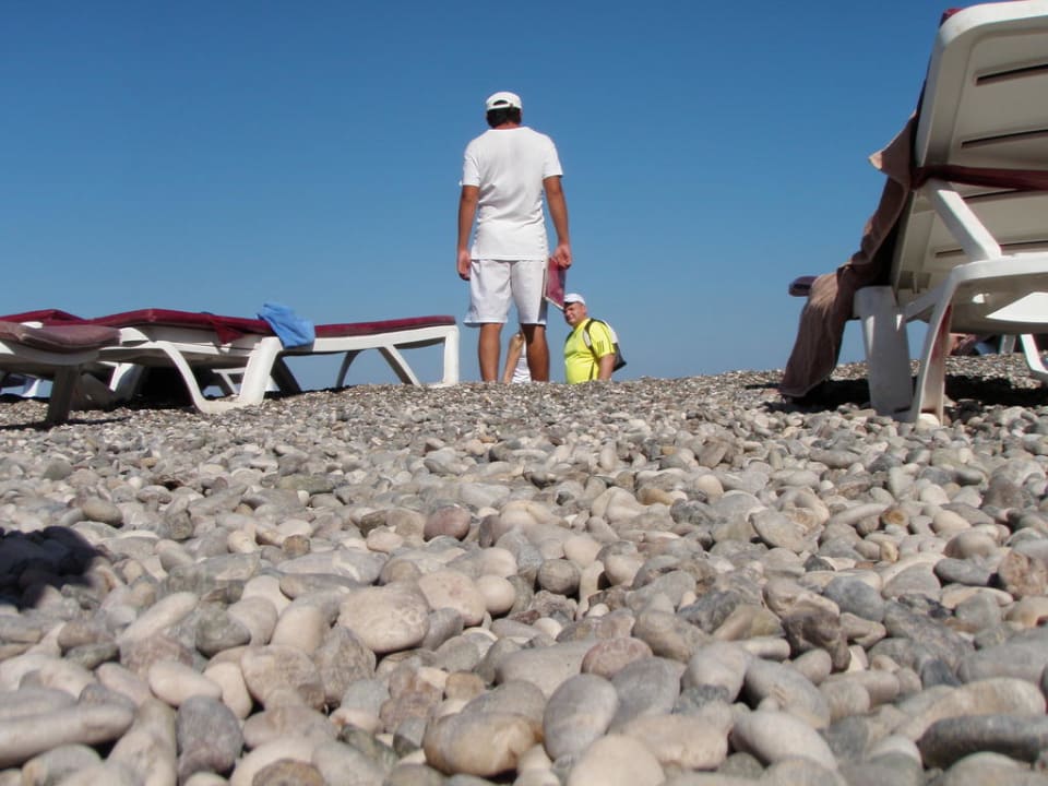Am Strand besser mit Schuhen Armas Gül Beach