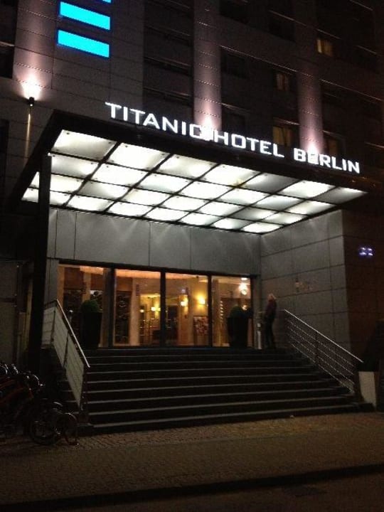 Eingang TITANIC Comfort Berlin Mitte