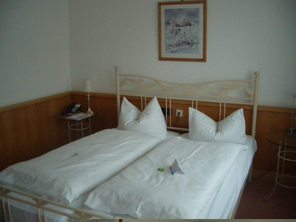 Kleines doppelbett Flair Hotel Vier Jahreszeiten