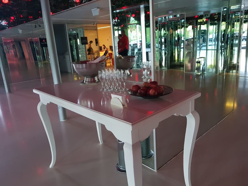 Lobby Adam & Eve - Adults only