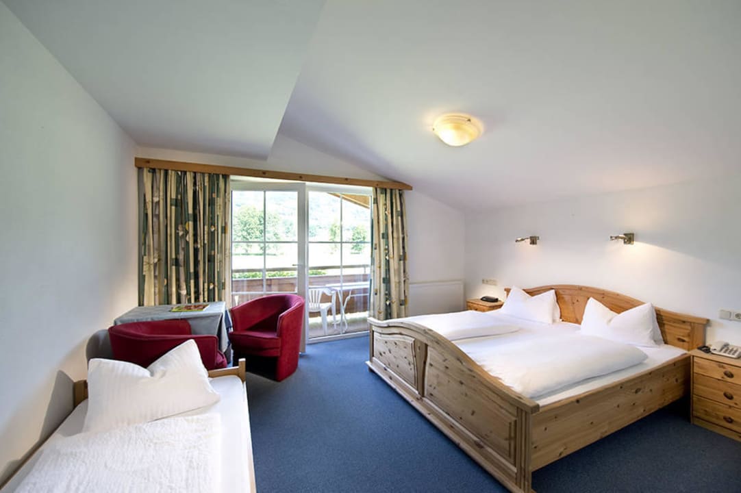 Familienzimmer Ferienhotel Alpenhof Aurach