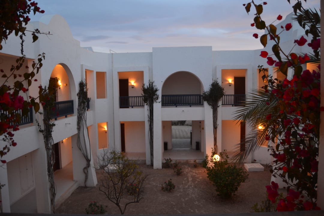 Bungalow T bei Abenddämmerung Hotel El Mouradi Djerba Menzel