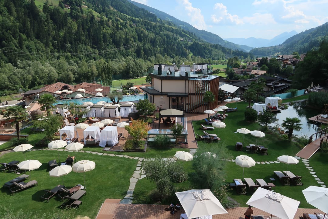 Pool Quellenhof Luxury Resort Passeier