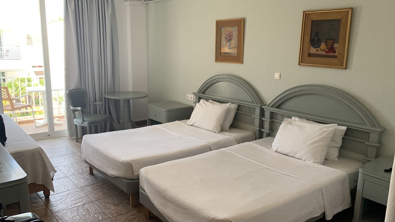 Zimmer Sandy Beach Resort