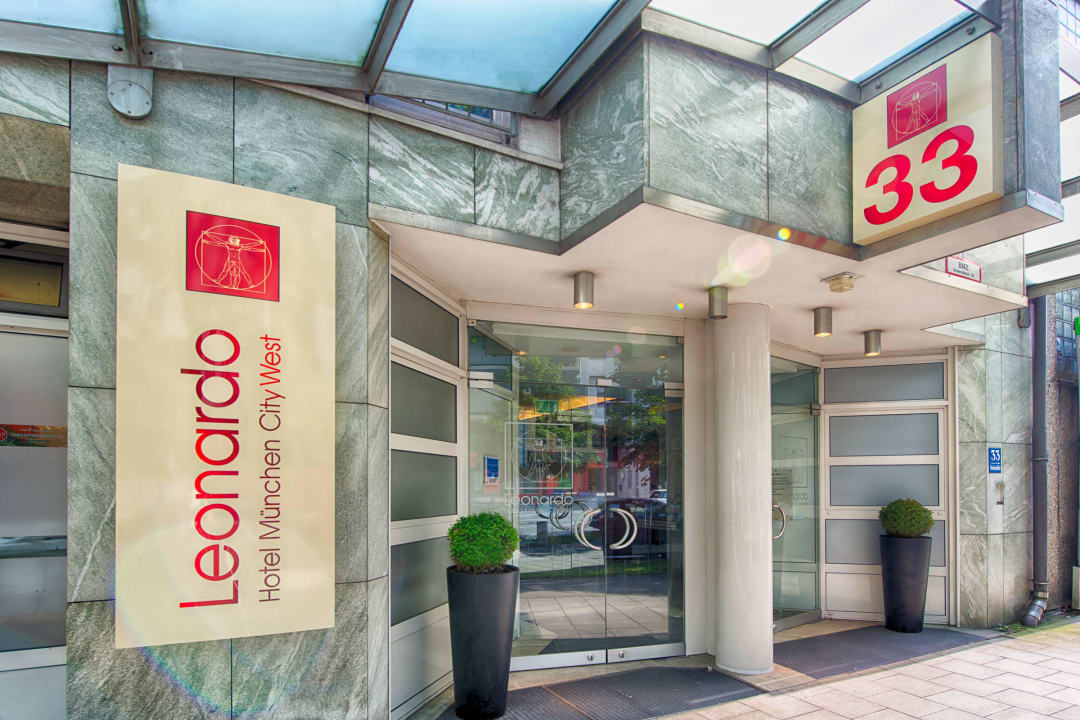 Hotel Entrance Leonardo Hotel München City West
