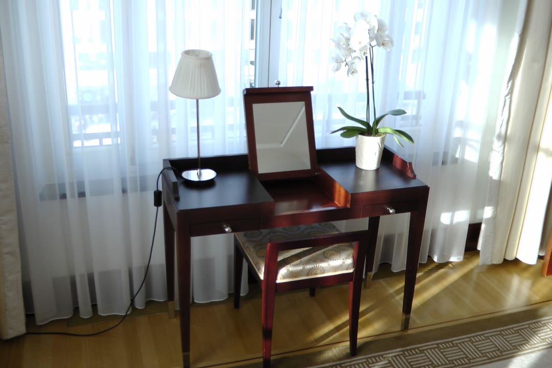 Kosmetiktisch Hotel Adlon Kempinski Berlin