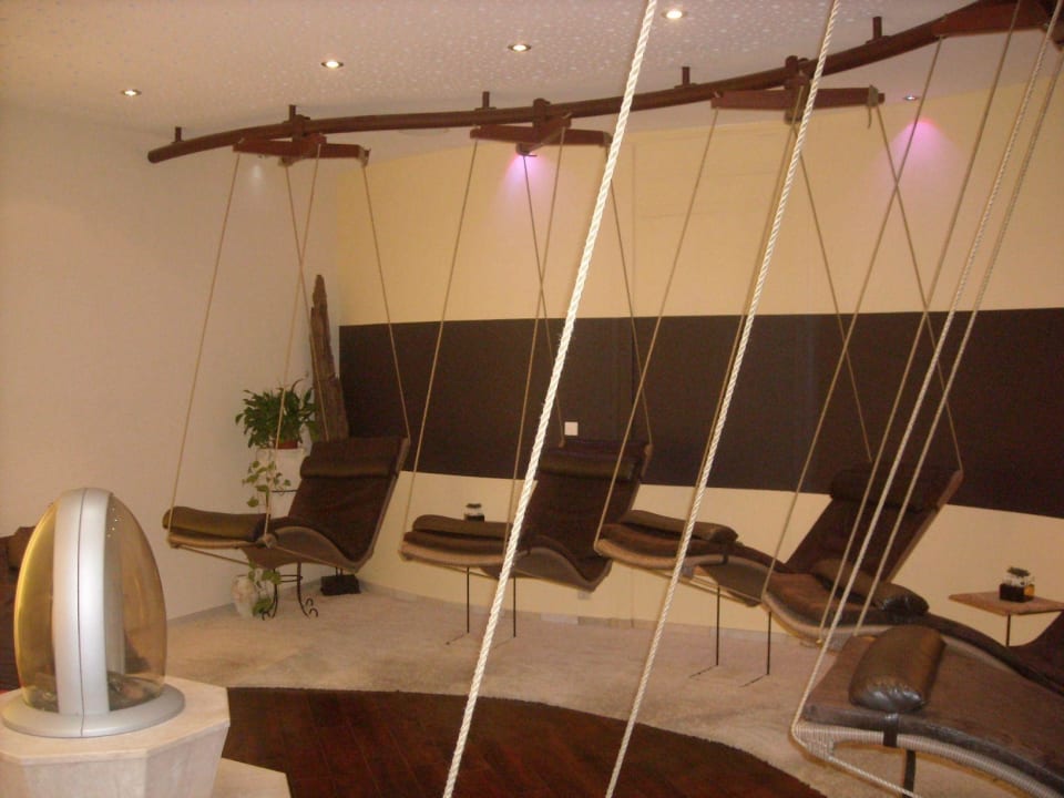 Hängeliegen im Licht- und Klangraum Romantischer Winkel RoLigio® & Wellness Resort