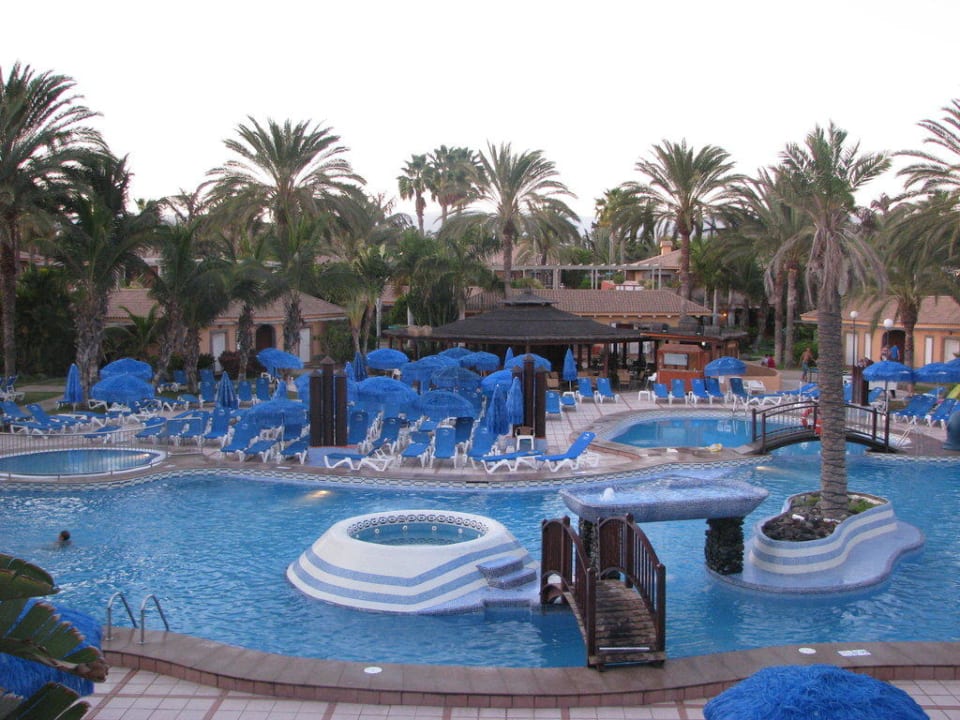 Pool mit Whirlpool Suites & Villas by Dunas