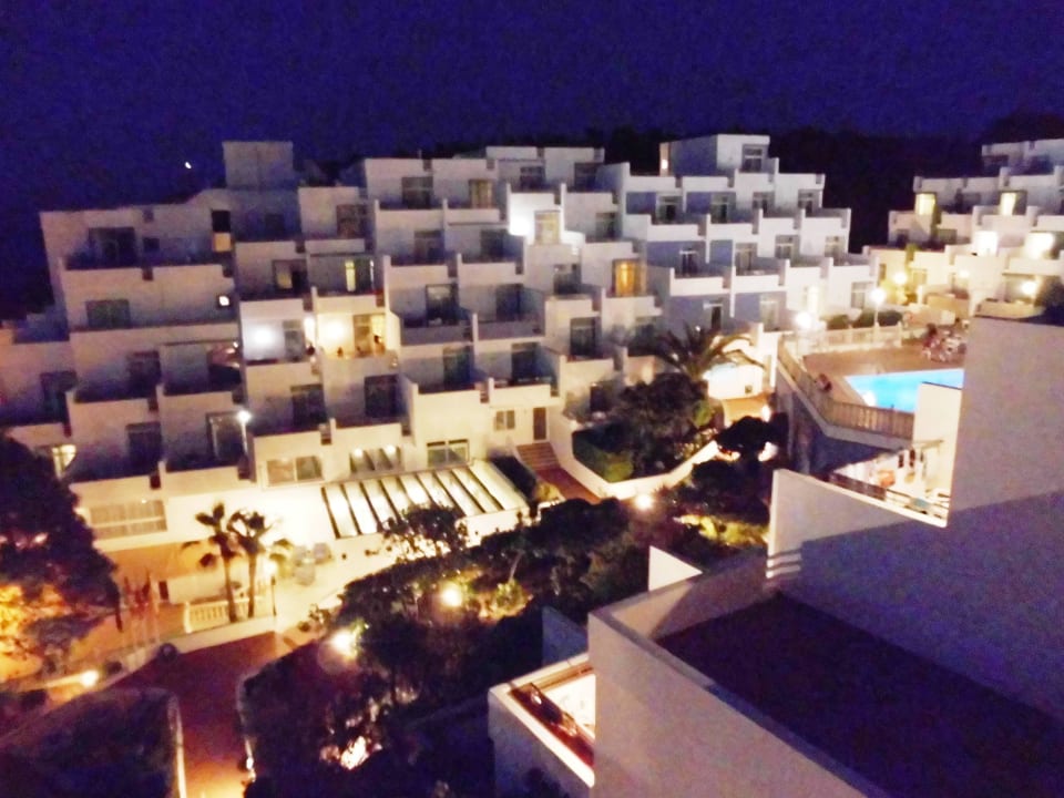 Blick vom braunen Block am Abend Barceló Portinatx - Adults only