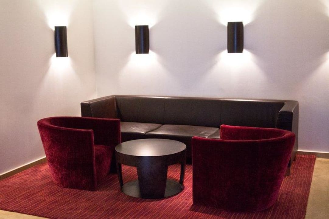 Sitzecke oberhalb der Bar Radisson Blu Hotel Milan