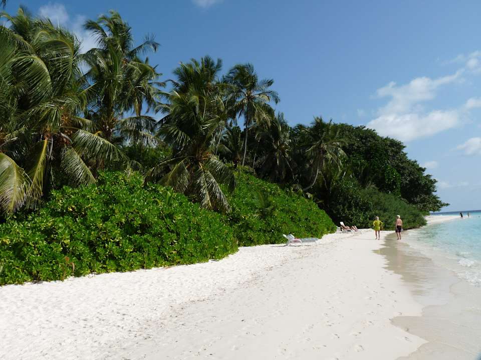 Strand an der Westseite Biyadhoo Island Resort