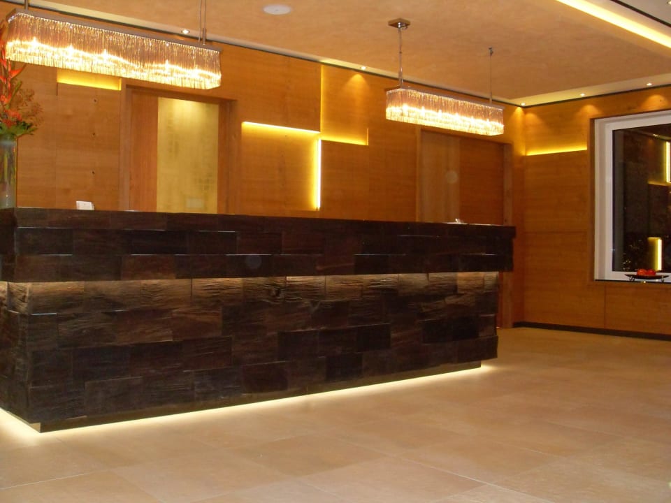 Rezeption Kaisergarten Hotel Deidesheim