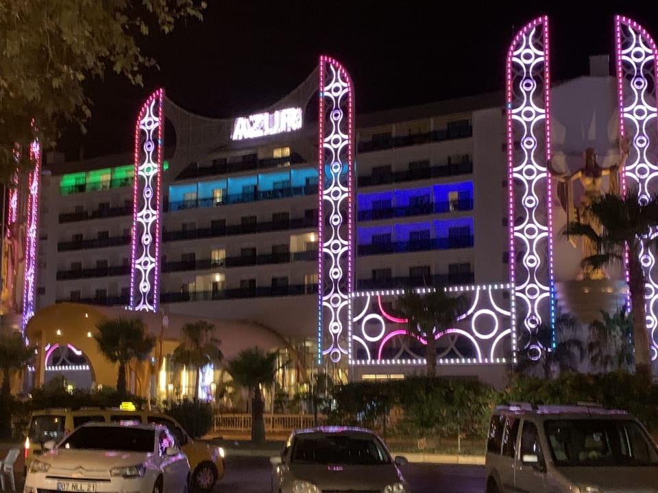 Außenansicht Azura Deluxe Resort & Spa Hotel