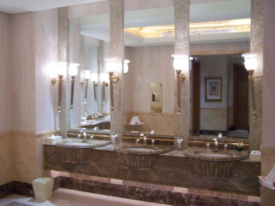 Emirates Palace / Herren WC Emirates Palace Mandarin Oriental