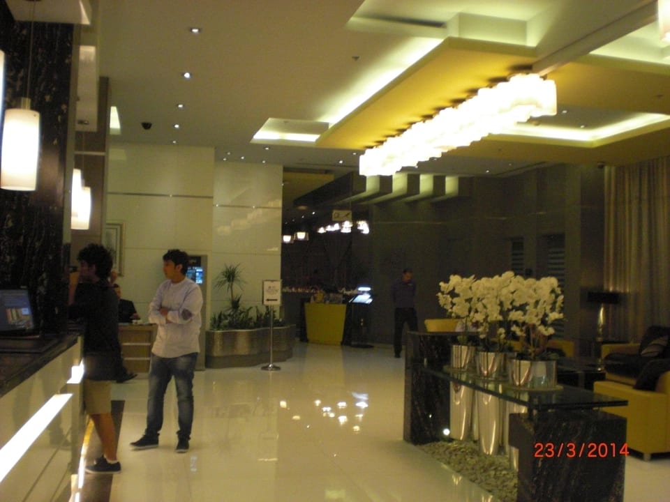 Lobby TIME Grand Plaza Hotel