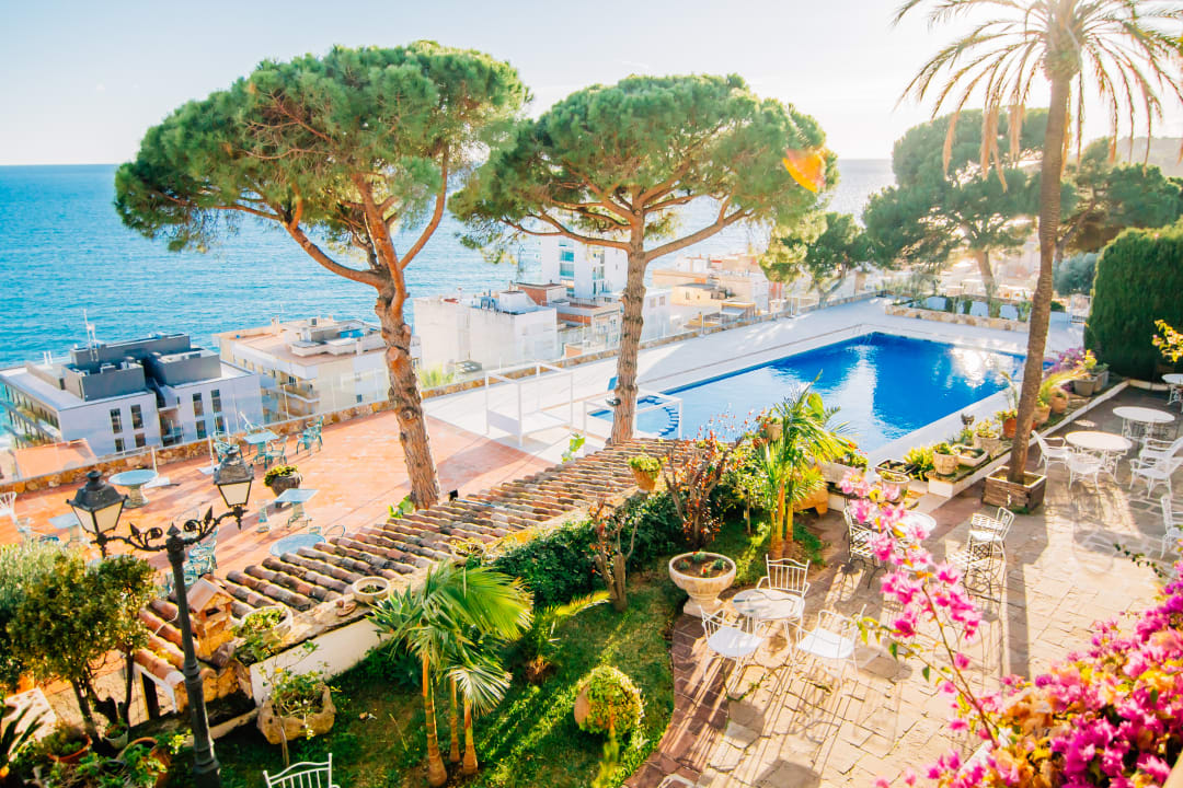 Pool Hotel Roger de Flor Seleqtta