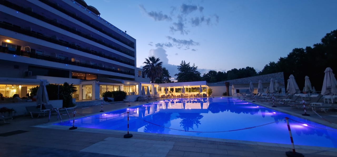 Pool Olympian Bay Grand Resort