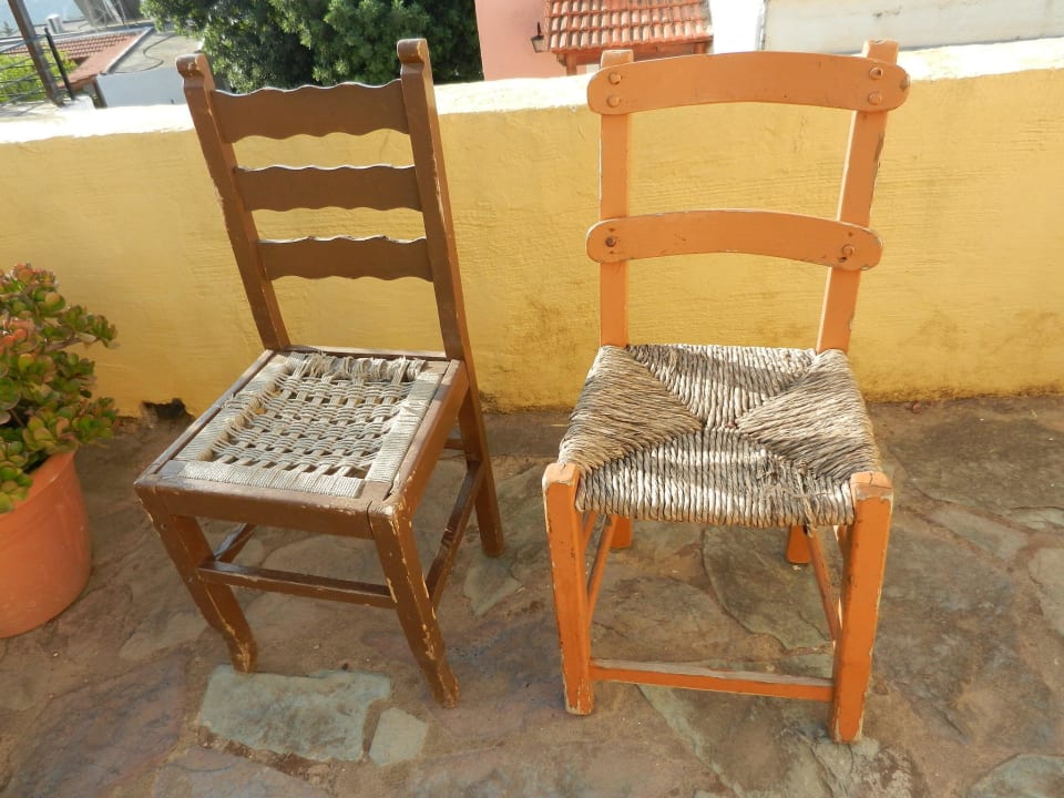 Hinsetzen? oder lieber nicht? Arolithos Traditional Cretan Village Hotel