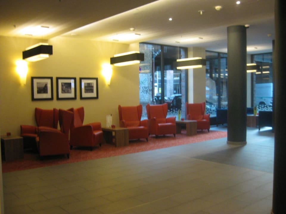 Eingangsbereich Hampton by Hilton Berlin City West