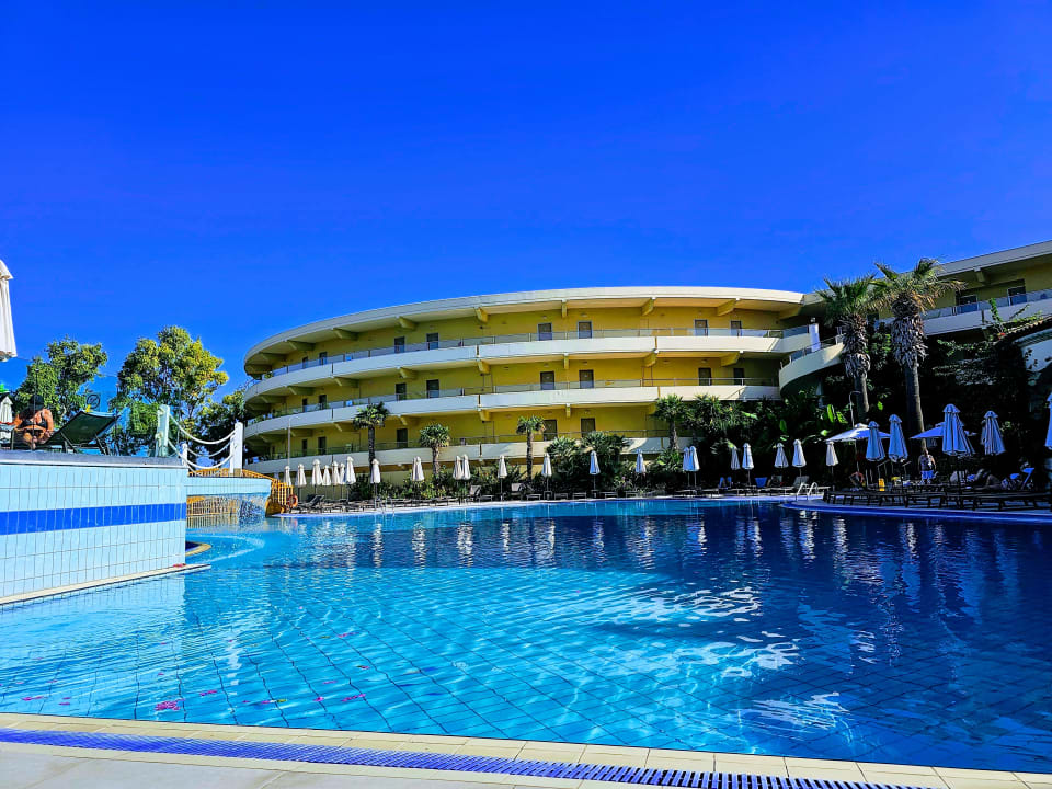 Pool Hotel Kalithea Horizon Royal