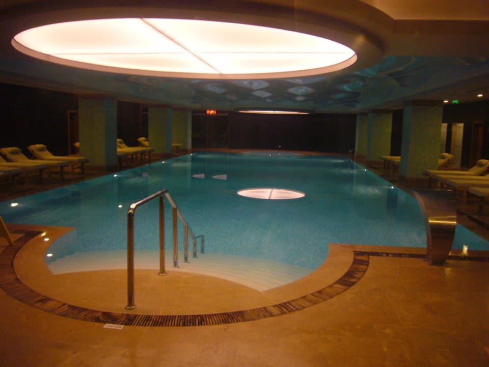 Indoorpool Ramada Plaza by Wyndham Antalya