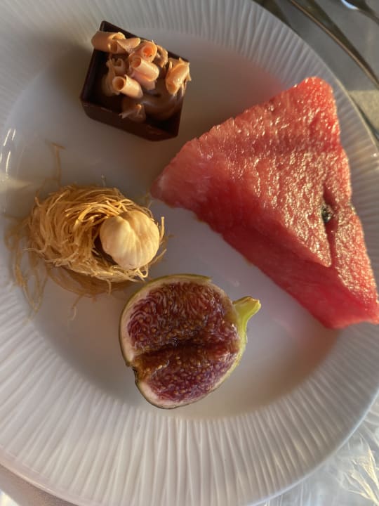 Gastro Ikones Seafront Luxury Suites