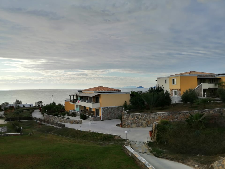 Gartenanlage Grand Blue Beach Hotel