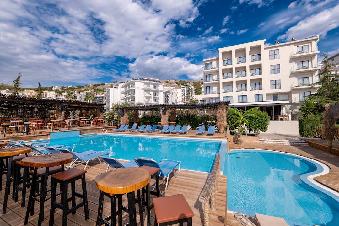 Außenansicht Grand Hotel Saranda