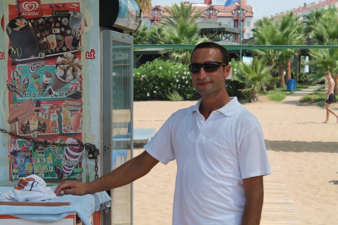 Die Zauberhand des Strandes Royal Atlantis Beach Hotel