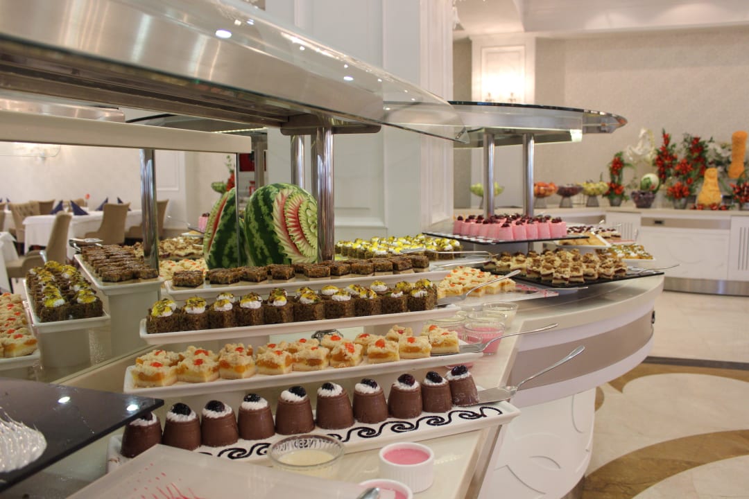 Große Auswahl an Desserts Dobedan Exclusive Hotel And Spa