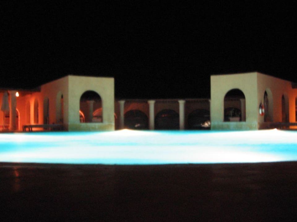 Pool am Abend Hotel Three Corners Ocean View prestige - Adults only