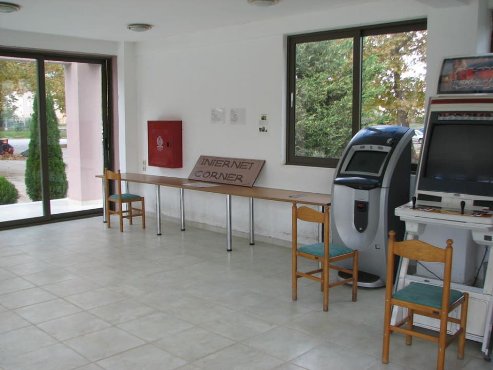 Internet Corner Olympian Bay Grand Resort