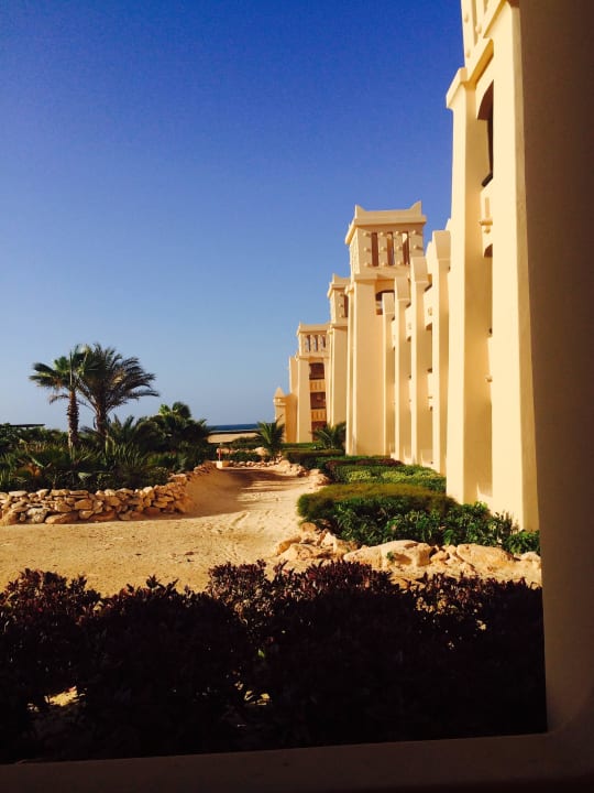 Blick vom Balkon Richtung Strand inkl Außenansicht Hotel Riu Touareg