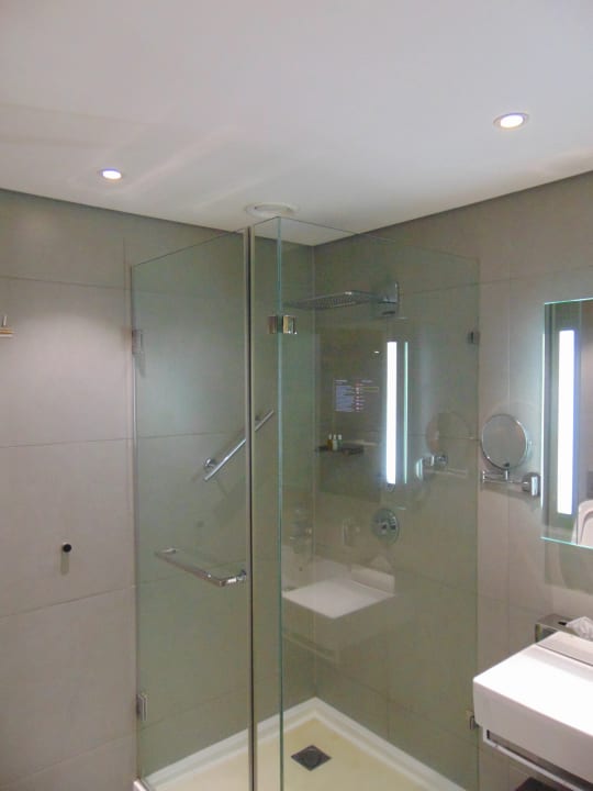 Zimmer Legend Hotel Lagos Airport, Curio Collection By Hilton