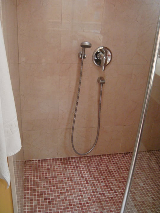 Große Regendusche allsun App.-Hotel Albatros